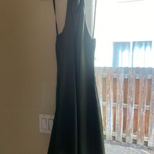 Elegant Green backless halter Dress NWT